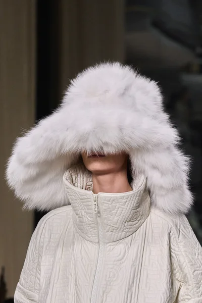 Look 125